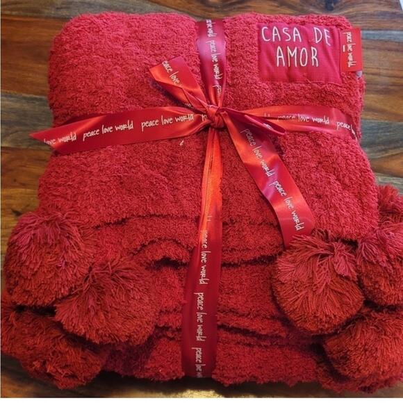 Peace Love World 60" x 70" Cable Throw Pom-Pom Red Blanket New Sold Out - Picture 4 of 5
